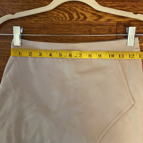 Eddie Bauer School Uniform Khaki Skirt with Under Shorts - Picture 4 of 7
